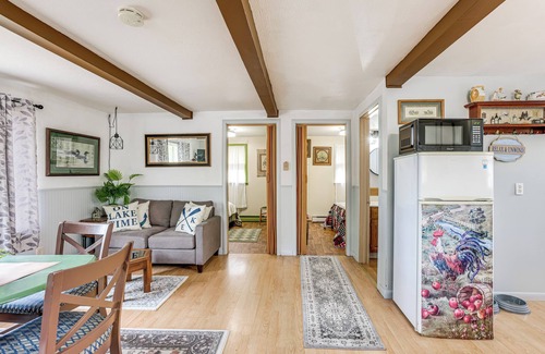 Lake Cabin | Walk to Gray Lake: Cozy Pet-Friendly Cottage