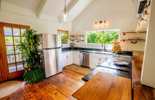 Hanalei House | Walk to Hanalei Bay&Town. Waterfalls&Mountain Views. A/C, FREE Surf,Sup,Bike.etc