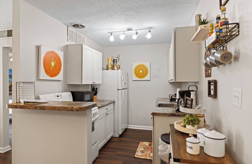 Gainesville Condo | Walk to hospitals, minutes from UF!