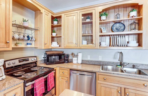 Ouray House | Walk to Hot Springs: Updated Retreat in Dtwn Ouray