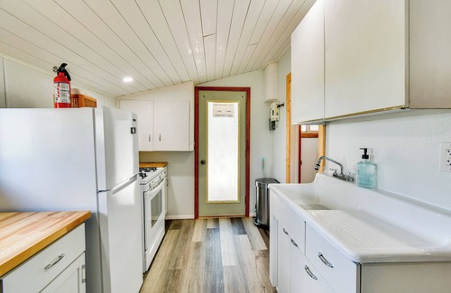 Prudenville Cabin | Walk to Houghton Lake: Cabin w/Fire Pit!
