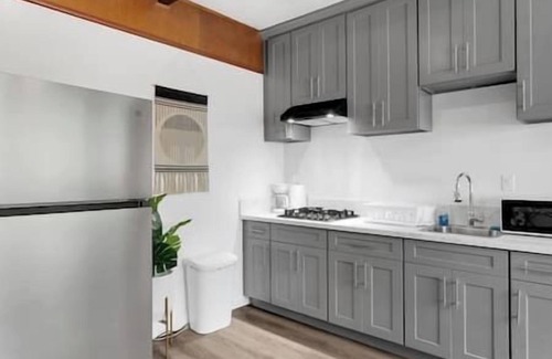 City of Industry Apartment | Walk to In-N-Out near Disney