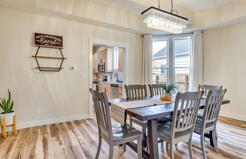 Independence Cottage | Walk to Independence Theatre: Dtwn Retreat!