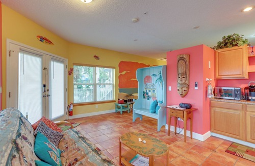 Indian Rocks Beach Apartment | Walk to Indian Rocks Beach - Vibrant Condo
