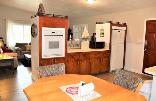 Largo House | WALK TO INDIAN ROCKS BEACH FOR GORGEOUS SUNSETS!