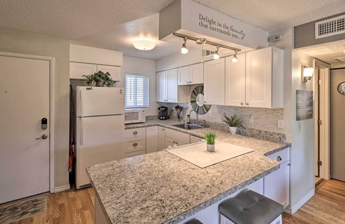 Lake Havasu City Condo | Walk to Lake, Dining & Shops: Lake Havasu Condo