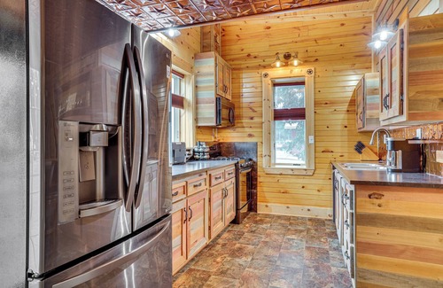 Pepin Apartment | Walk to Lake & Dining: Couple’s Cottage in Pepin