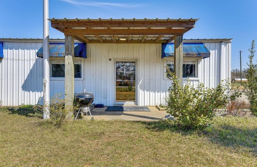 Wewahitchka House | Walk to Lake: Fishing Retreat in Wewahitchka
