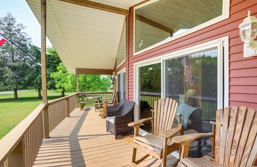 Kelleys Island House | Walk to Lake: Kelleys Island Gem w/Deck!