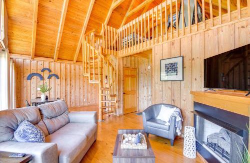 Six Mile House | Walk to Lake Keowee Idyllic Six Mile Cabin!