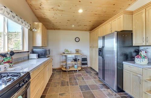 San Luis House | Walk to Lake: Scenic Southern Colorado Escape!