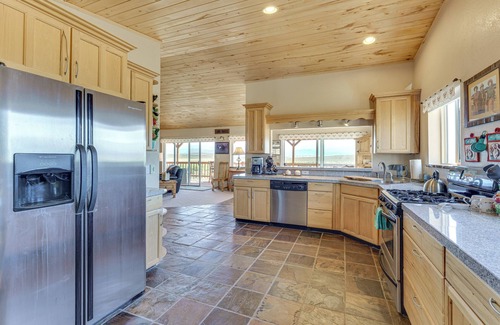 San Luis House | Walk to Lake: Scenic Southern Colorado Escape!