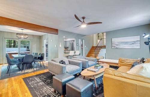 Lake Harmony House | Walk to Lake + Waterpark : Game Room : Hot Tub