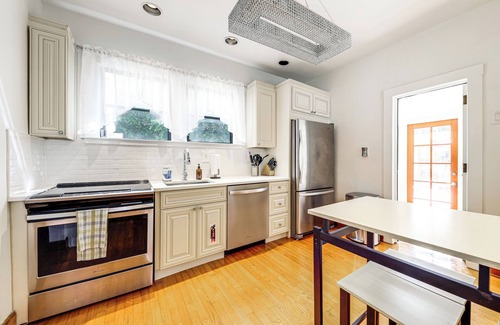 Idlewyld House | Walk to Las Olas! Old Florida Oasis w/Hot Tub