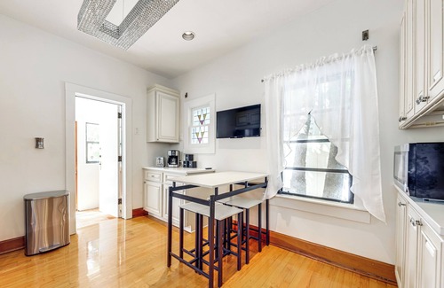 Idlewyld House | Walk to Las Olas! Old Florida Oasis w/Hot Tub