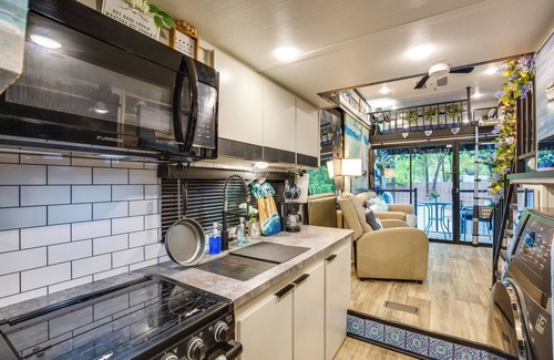 Hickory Creek Apartment | Walk to Lewisville Lake: Tiny Home w/Fenced Yard!