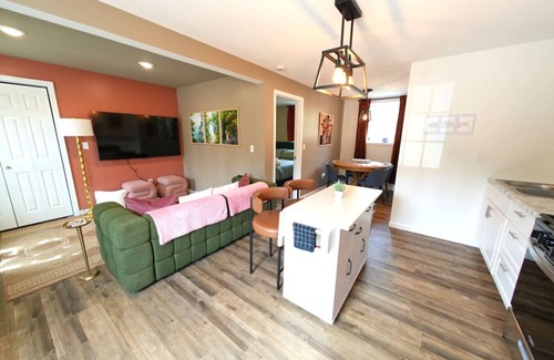 St Ignace House | Walk to Mackinac Ferry Sleeps 16 6BR Retreat