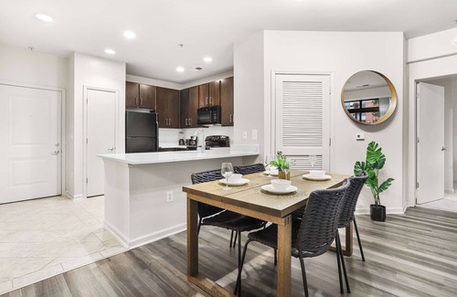Arlington Apartment | Walk to Metro, Shop, and Dine