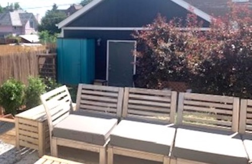 City Park West Apartment | Walk to Music, Cafe, Bars, Food & Hospital in Central Denver. Turo + 420 ok!