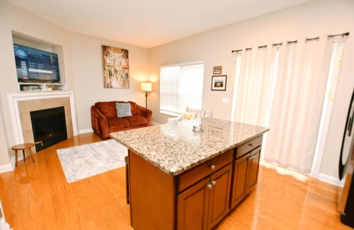 Roseland House | Walk to Notre Dame! Spacious 3BR Townhome w/Garage & Family-Friendly Amenities(