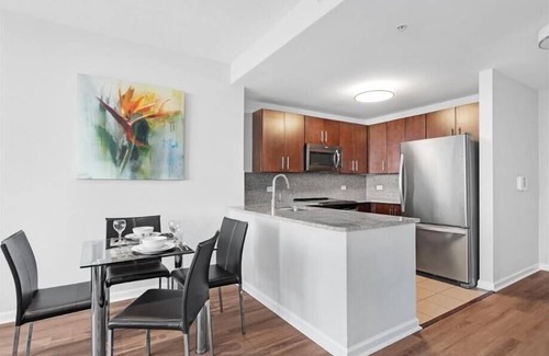 Hudson Exchange Apartment | Walk to NY Waterway | Family-friendly | The Waterfront