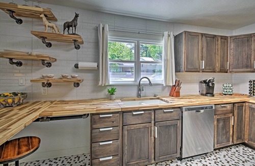Hot Springs House | Walk to Oaklawn Racing: Hot Springs Home!