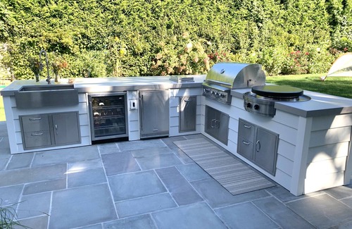 Amagansett Lanes House | Walk to Ocean Beach & Town from NEW 6 Bedroom Home on Hedges Lane