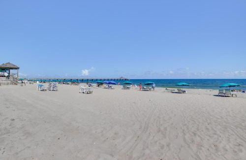 Deerfield Beach House | Walk to Ocean Chic Deerfield Beach Cottage!