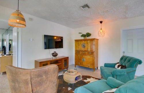 Deerfield Beach House | Walk to Ocean Chic Deerfield Beach Cottage!