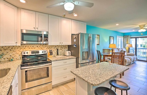 Myrtle Beach Condo | Walk to Ocean: Myrtle Beach Condo w/Pool!