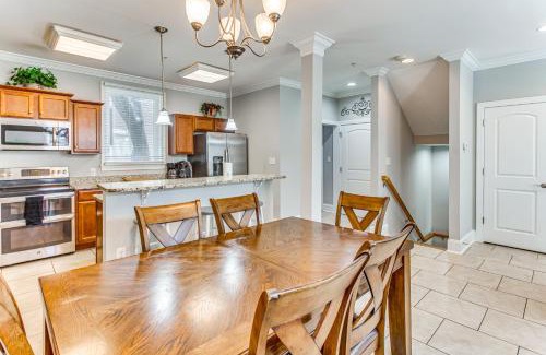 Myrtle Beach House | Walk to Ocean Myrtle Beach Townhome with Balcony!