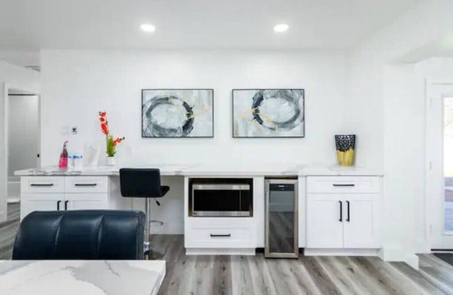 Peaceful Valley House | Walk to Old Town - Heated Pool + Golf + Games