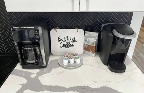 Peaceful Valley House | Walk to Old Town - Heated Pool + Golf + Games