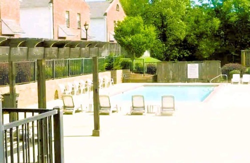 Oxford Apartment | Walk to Ole Miss Campus! Pets Welcome!