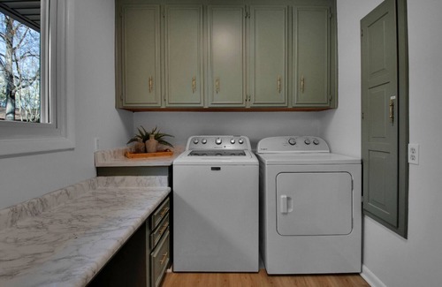Greenville - Spartanburg House | Walk to Paris Mtn State Park Sleeps 14 King Beds Fire Pit