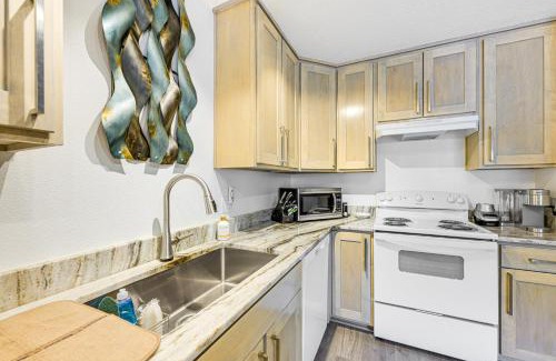 Soldotna Apartment | Walk to Parks Snug Soldotna Sanctuary!