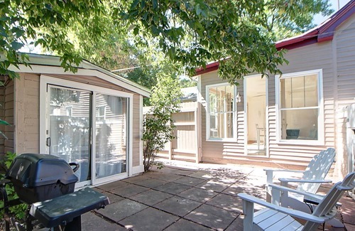 Mapleton Hill Cottage | Walk to Pearl Street, Cozy Guest House Studio, Historic Mapleton Hill
