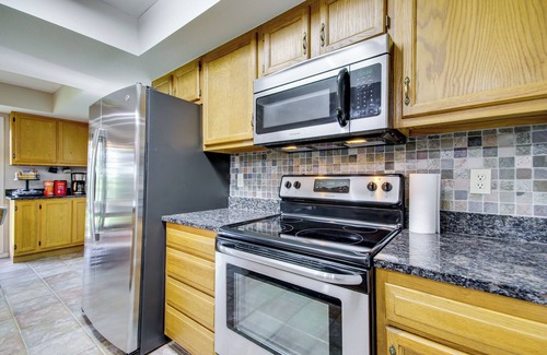Flemington House | Walk to Pomme de Terre Lake: Pet-Friendly Escape