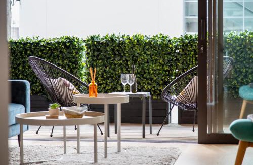 Grey Lynn Apartment | Walk To Ponsonby and K Road Quiet Home with Blackout Blinds for the perfect sleep