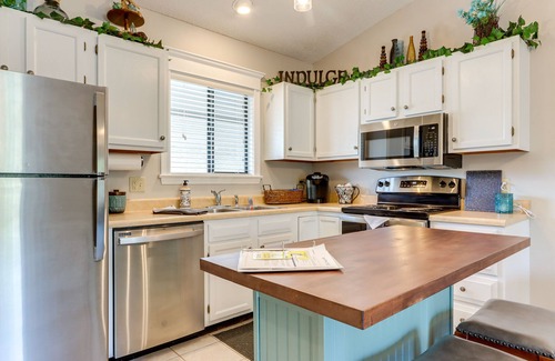 Osage Beach Condo | Walk to Pool + Lake: Cozy Osage Beach Condo