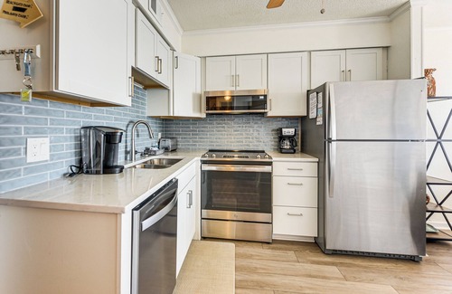 Ocean Isle Beach Condo | Walk to Pool + Shore: Ocean Isle Beach Getaway!