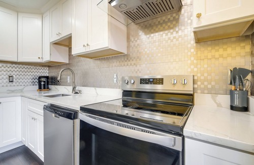 Kettering House | Walk to Red Jade Park: Upper Marlboro Townhome