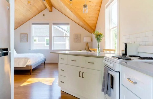 Fairmount Park Apartment | Walk to Restaurants, or Minutes to City from Backyard Cottage