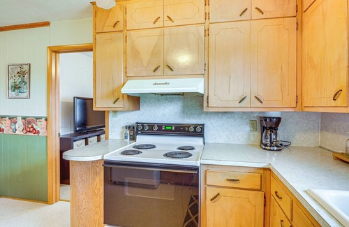 Stockton House | Walk to Restaurants: Stockton Home w/Game Room