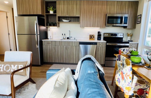 East Central Apartment | Walk To River Front Park & Convention Center +Free Assigned Parking