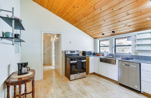Lewiston Cottage | Walk to River: Tranquil Home w/Views in Lewiston