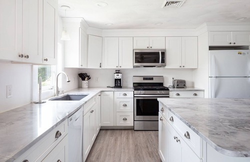 Eastward Look House | Walk to Scarborough, Central AC, 5 Bedroom, pet friendly