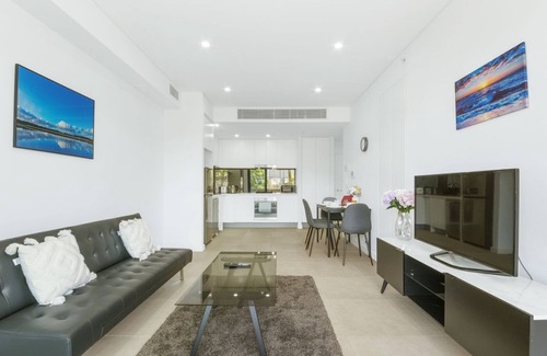 Zetland Apartment | Walk to Shops, Cafes & Transport! 1Bed Comfort