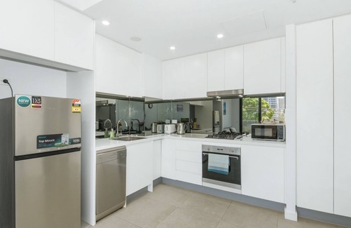 Zetland Apartment | Walk to Shops, Cafes & Transport! 1Bed Comfort