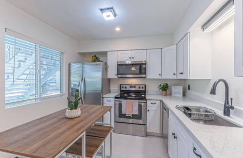 Tempe Apartment | Walk to Sights! 5 min to ASU/Mill and Scottsdale!